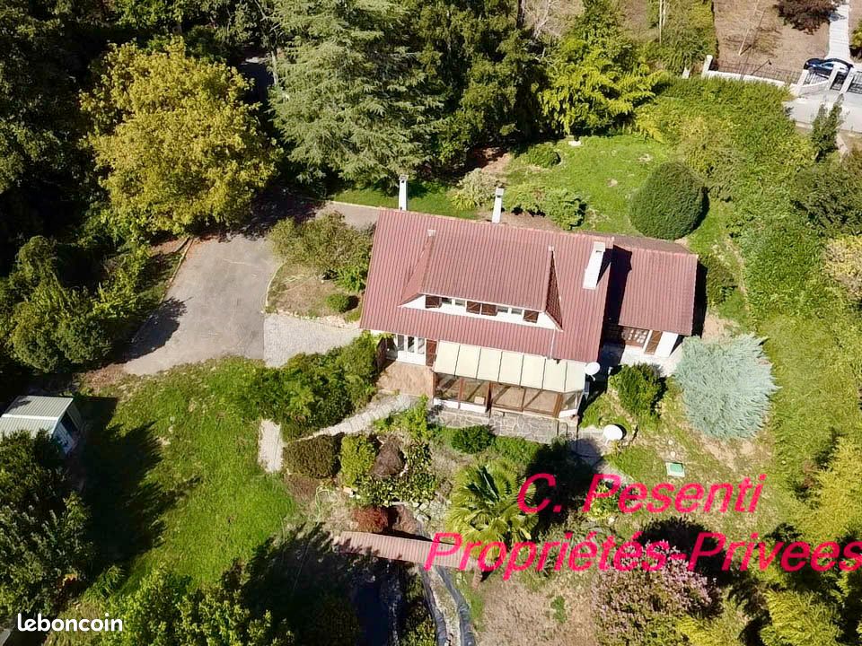 Maison 9 pièces 217 m² · à Conches-sur-Gondoire · 217 m² · 670 000 €