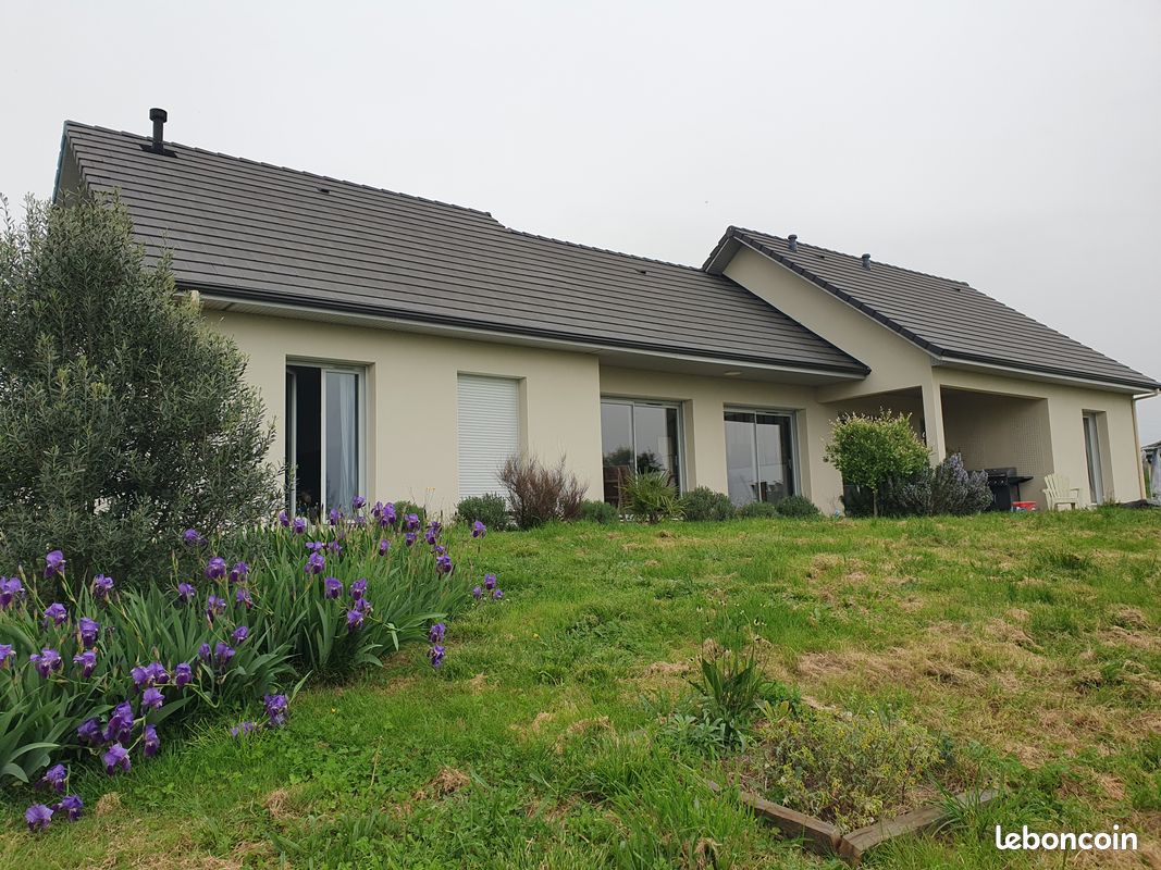 Maison contemporaine de plain-pied de 124m2 habitables avec magnifique vue – 312 000 euros - Allassac 19240 (image principale 0)
