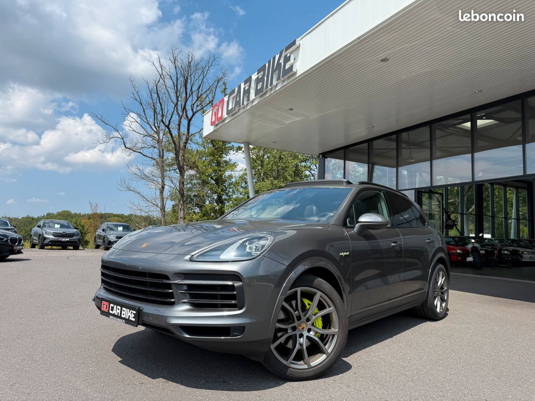 Cayenne E-Hybrid V6 3.0 462 ch Suivi Porsche Garantie Porsche Approved Toit ouvrant Attelage électrique Sono Bose Caméra Suspension pneumatique 799/mois (image 1)