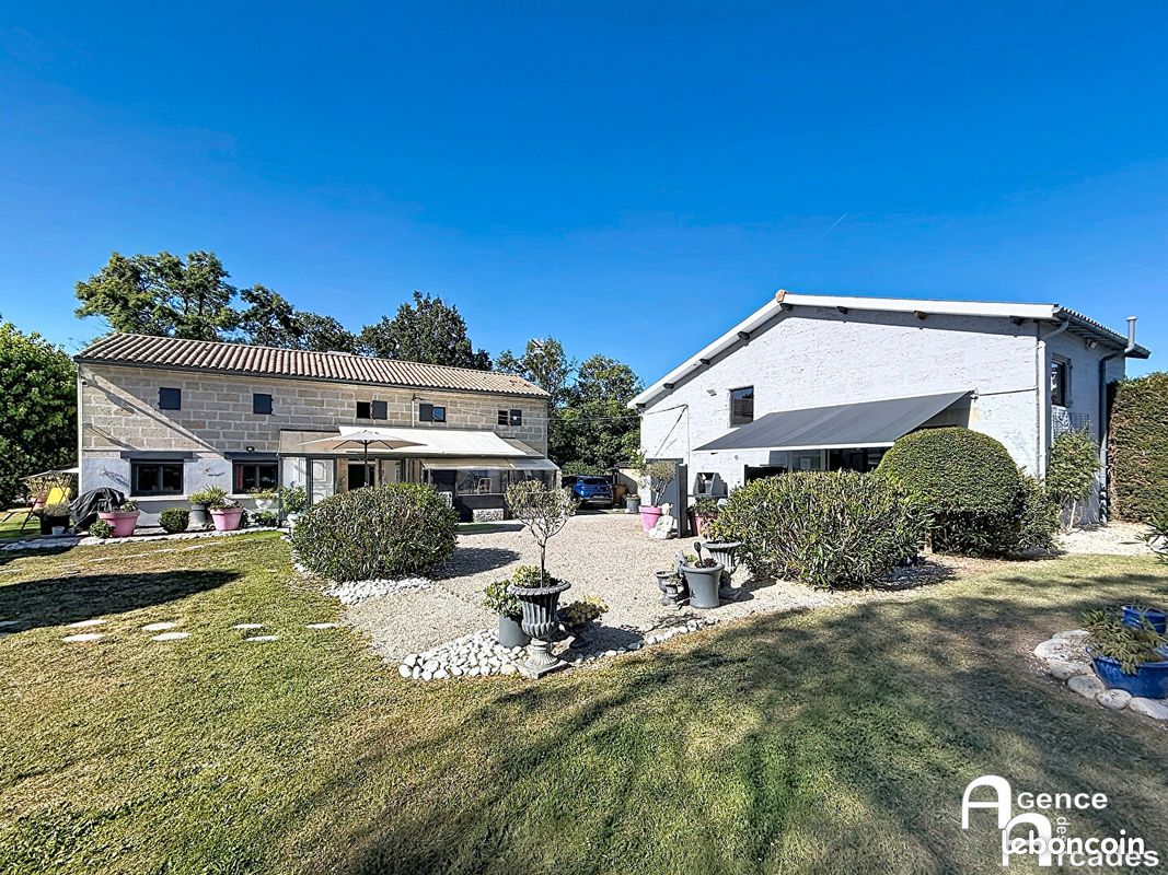 Maison 12 pièces 370 m² · à Sablons · 370 m² · 525 000 €