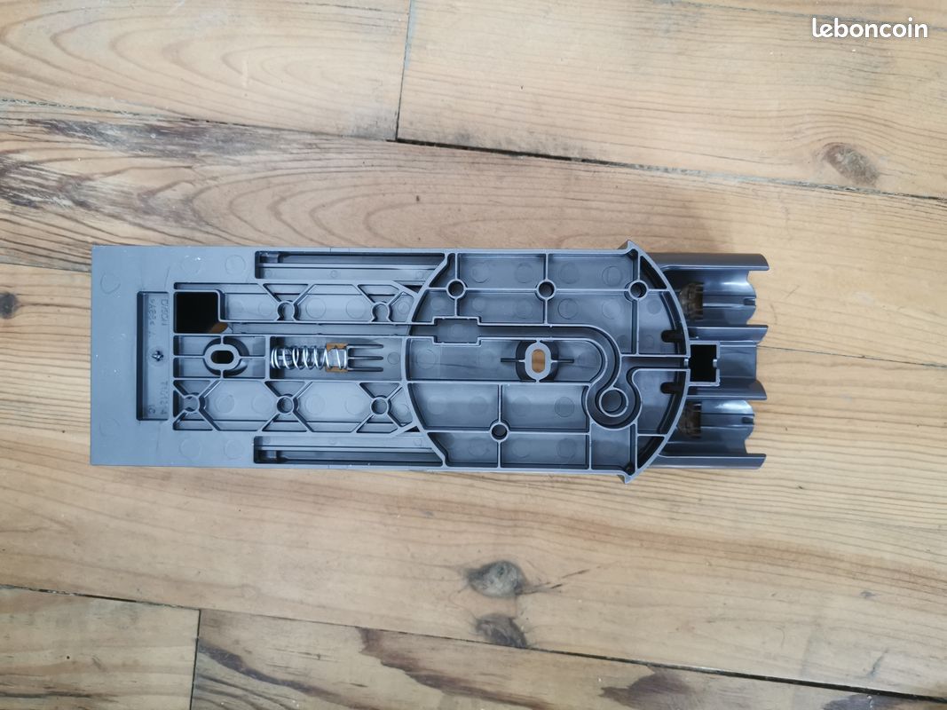 Support mural pour aspirateur Dyson V6 (image 4)