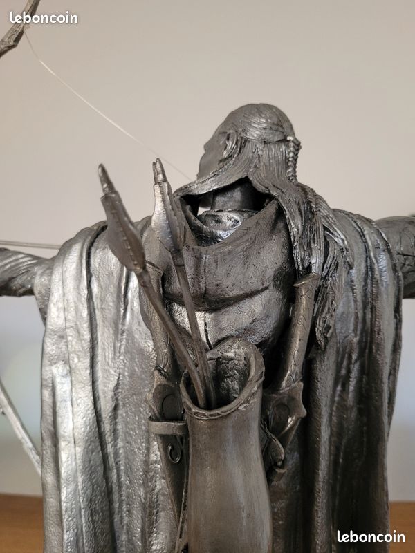 NECA - Legolas - Statue en Etaim - 40 cm - édition limitée (image 6)