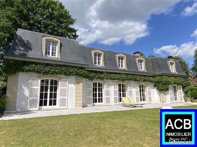 Maison 10 pièces 305 m² · à Senlis · 305 m² · 1 290 000 €