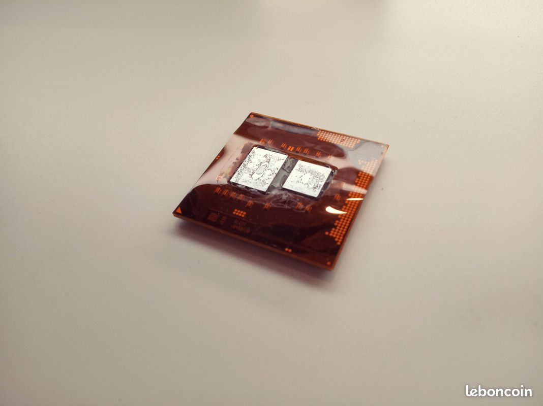 Processeur Intel SLBUA - D'occasion, Testé Fonctionnel, Peut Avoir Des Traces De Pâte Thermique