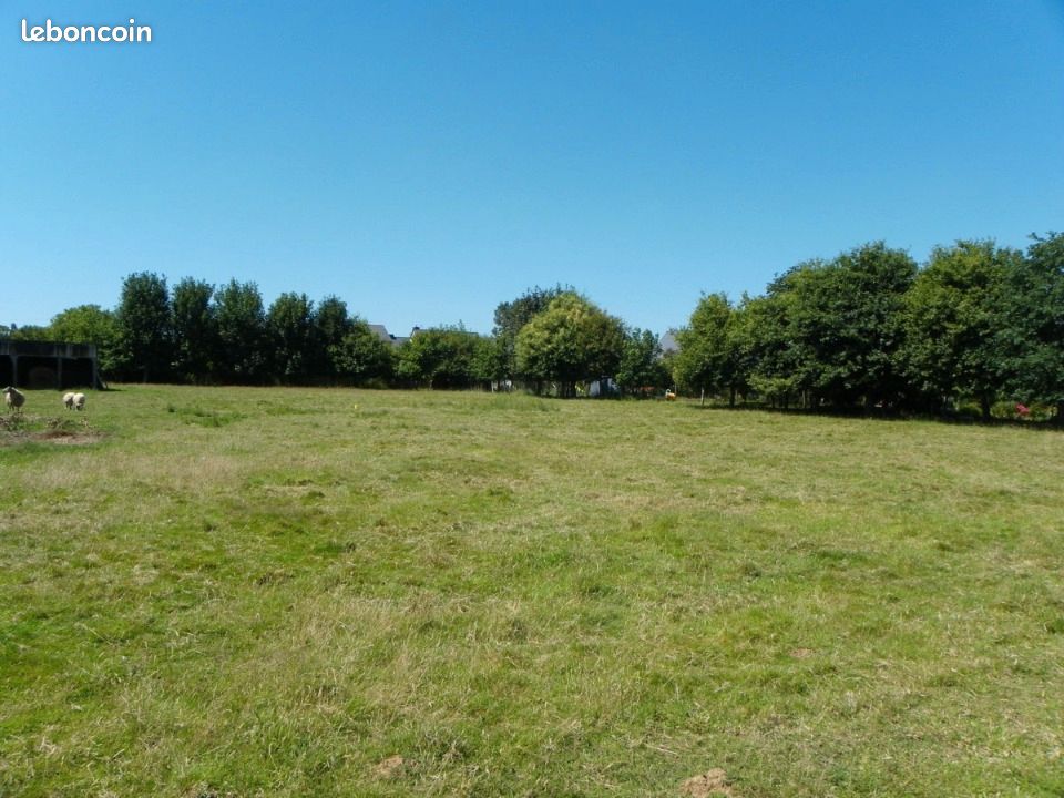 Terrain 617 m² Salles · 168 000 €