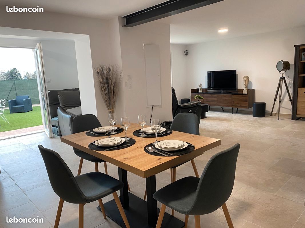 Maison 4 pièces 100 m² · à La Fare-les-Oliviers · 100 m² · 385 000 €