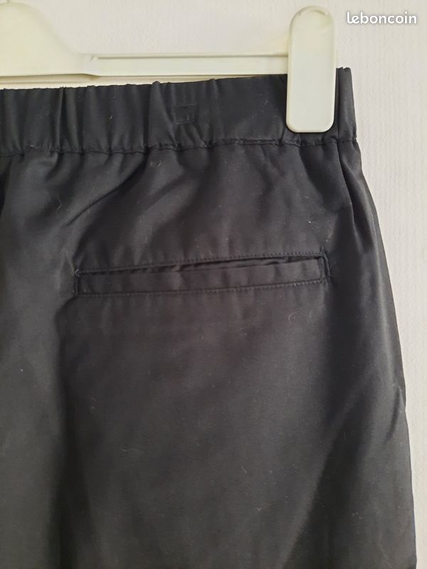 Pantalon Homme couleur noir marque Pull and Bear taille L (image 7)