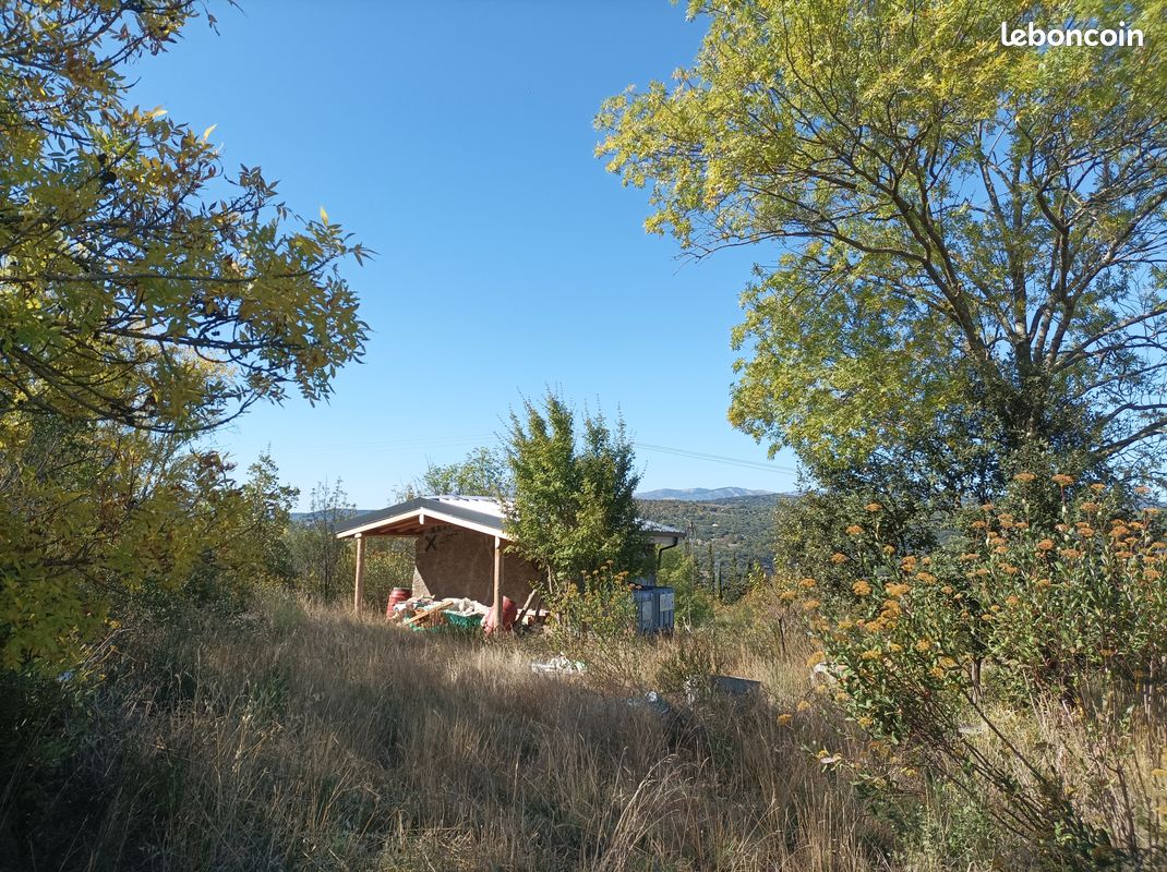 Mazet et terrain avec belle vue · à Bédarieux · 60 000 €
