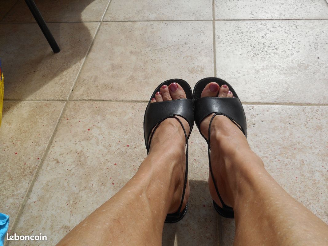 Chaussure escarpin noire ouverte hispanitas 39 cuir bride dessus (image 1)