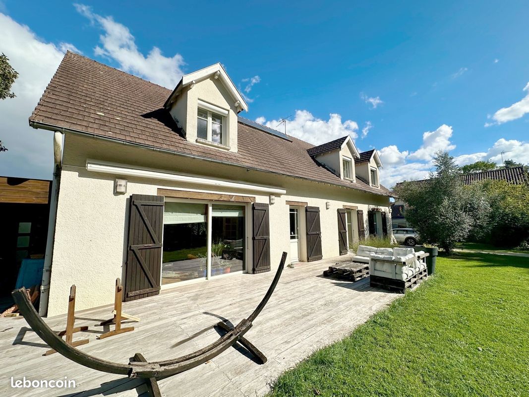 Maison 9 pièces 235 m² · à Poitiers · 235 m² · 449 000 €