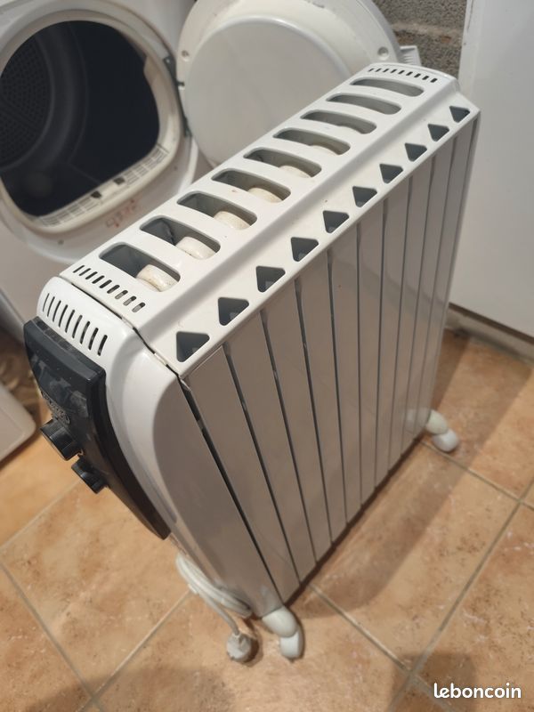 Radiateur bain d'huile Delonghi Dragon 4 - 2500 W - pour pièce de 25 à 30 m2, très bon état (image 2)