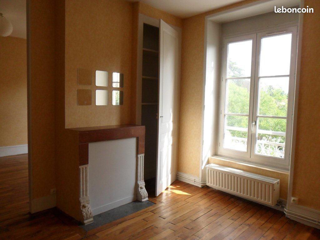 Appartement 5 pièces 98 m² · à Écully · 98 m² · 1 390 €