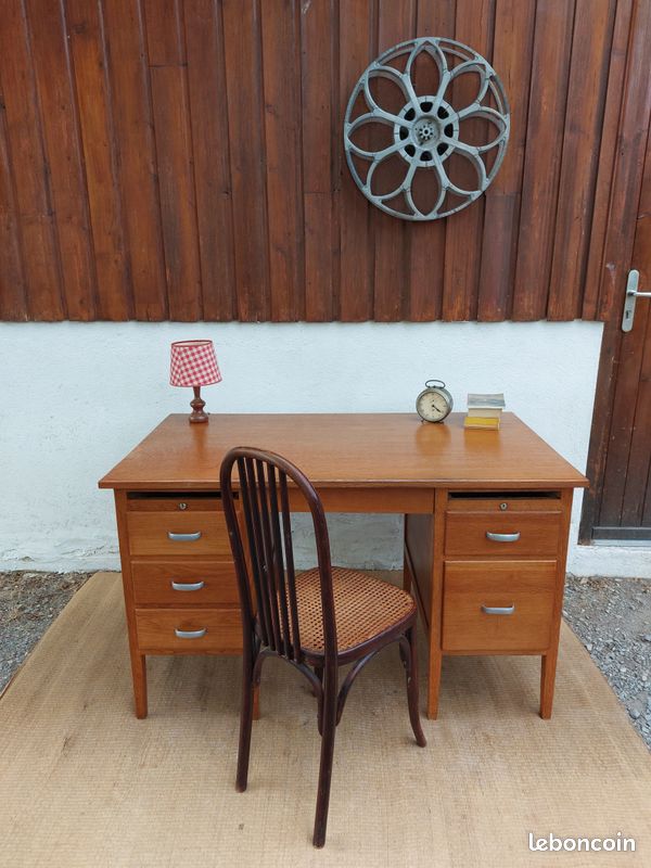Bureau en bois massif, années 70 (image 2)