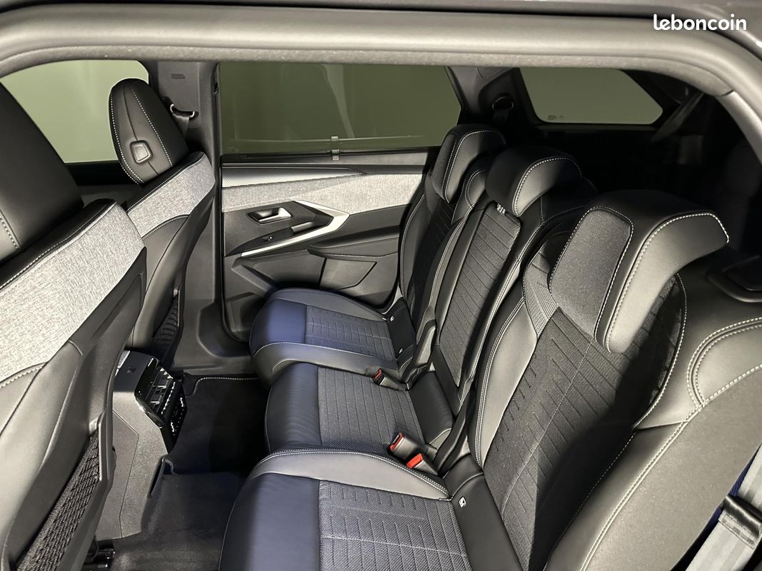 PEUGEOT 5008 1.2i Hybrid 145 e-DCS6 GT 360 7PL (image 9)