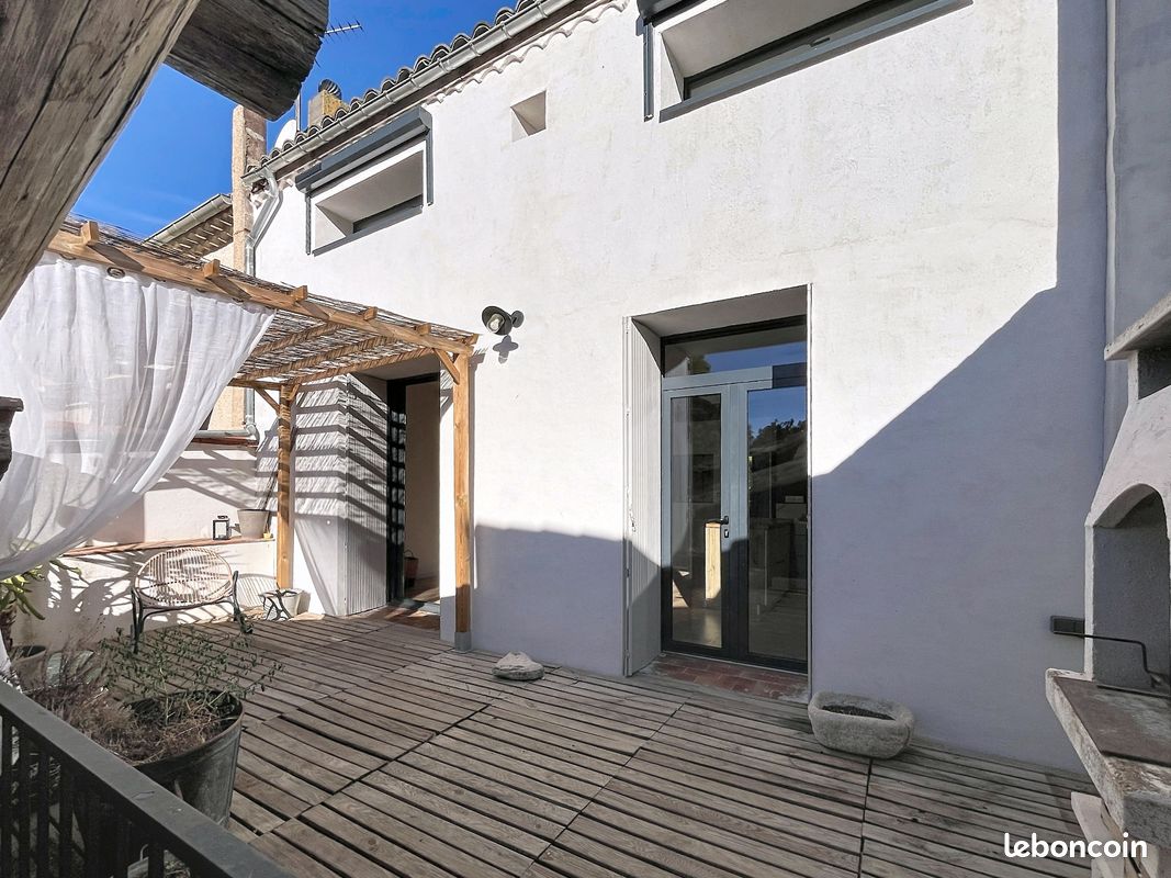 Maison 6 pièces 136 m² · à Pouzolles · 136 m² · 299 000 €