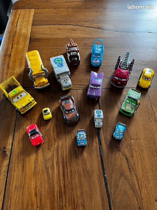 Lot voitures cars mcqueen Pixar Disney (image 1)
