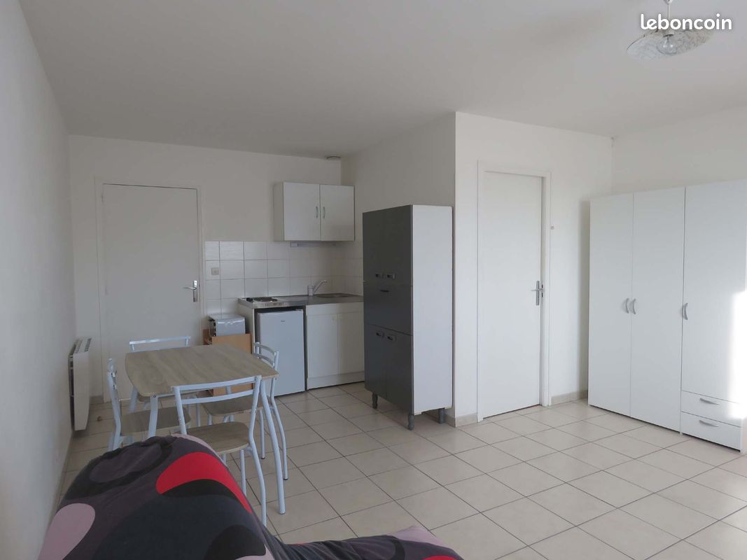 Appartement 1 pièce 30 m² · à Fontenay-le-Comte · 30 m² · 440 €