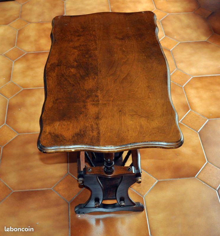 Petite table d'appoint vintage porte-revues (image 2)