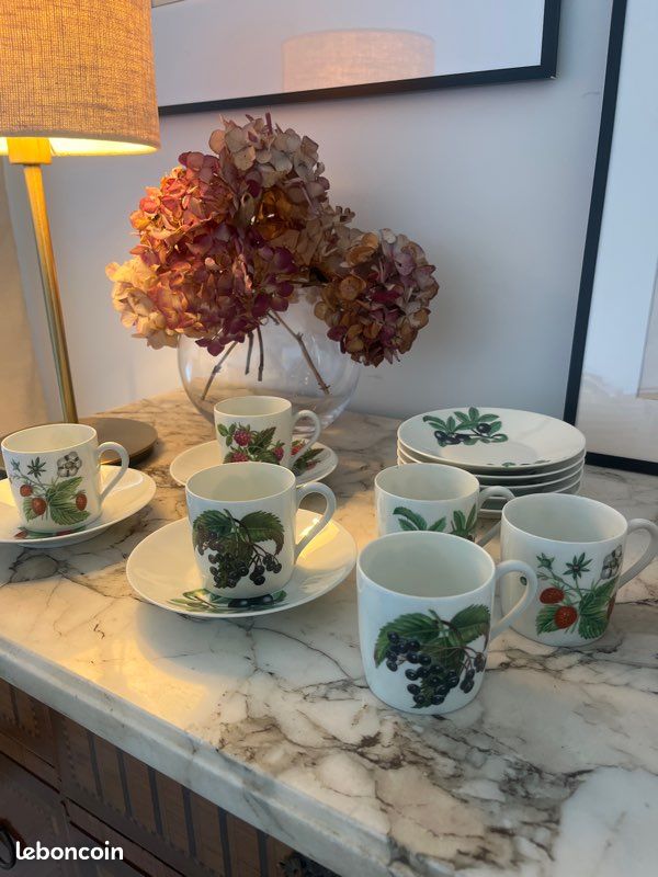 Service à café en porcelaine de Paris dorée | GSLR Antiques