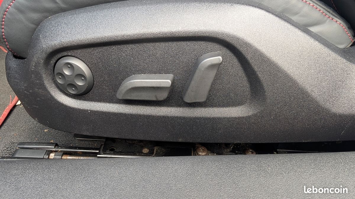 Audi TTS 2.0 TFSI 272 ch Quattro – Intérieur Bi-ton – État d'exception (image 12)