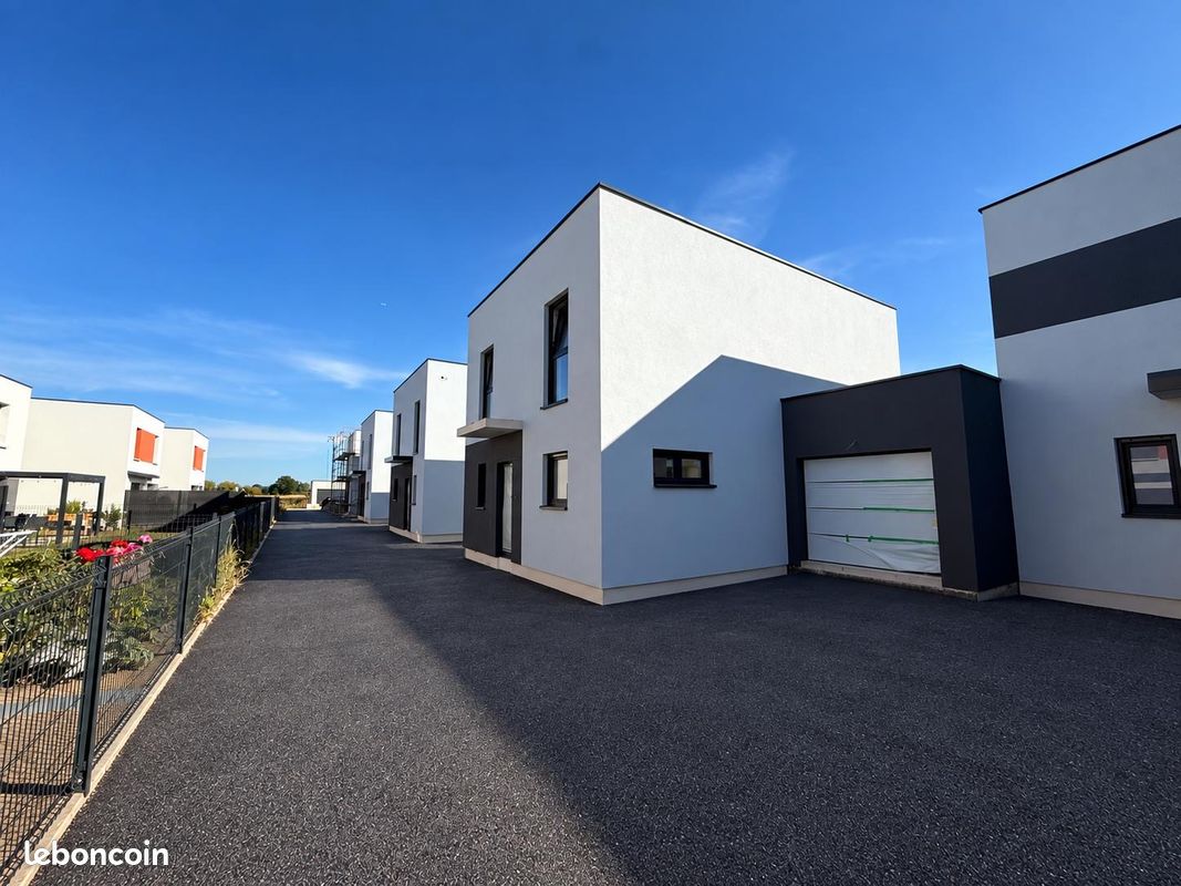 Maison 4 pièces 110 m² · à Houssen · 110 m² · 365 000 €