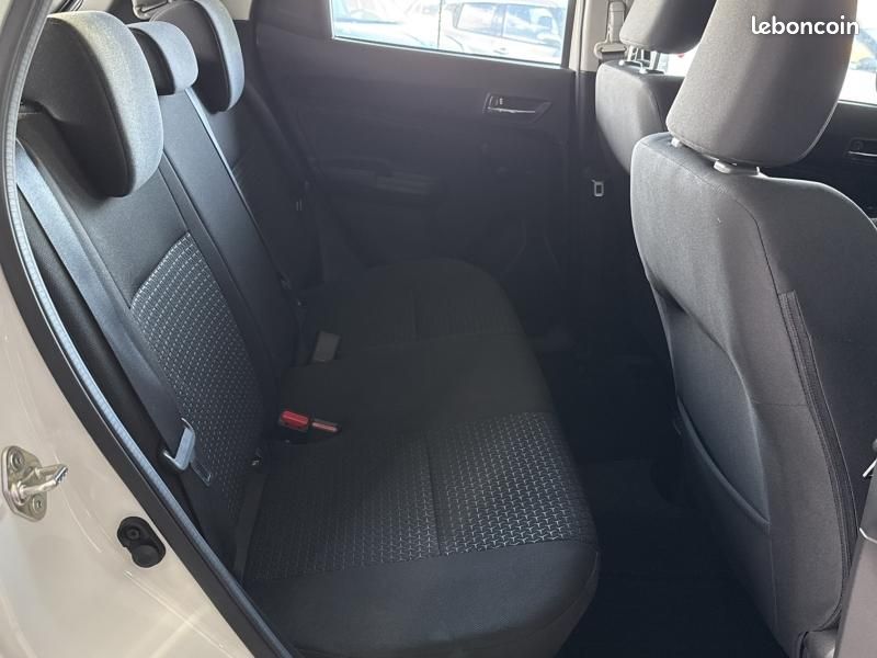 Suzuki Swift 1.2 Dualjet Hybrid 83ch Avantage (image 16)