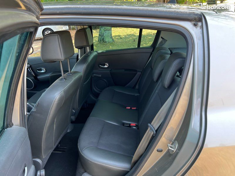 RENAULT Clio III Phase 2 1.5 dci 75ch 4cv (image 9)