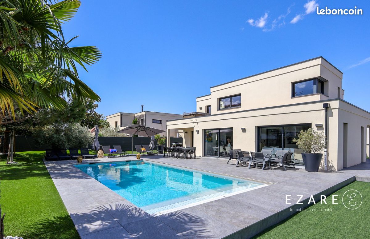 Maison 8 pièces 317 m² · à Dijon · 317 m² · 1 080 000 €