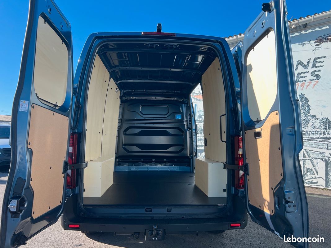 36250 ht Nissan Interstar L2H2 170 cv BVA9 Tekna 3T5 + KIT BOIS (image 2)