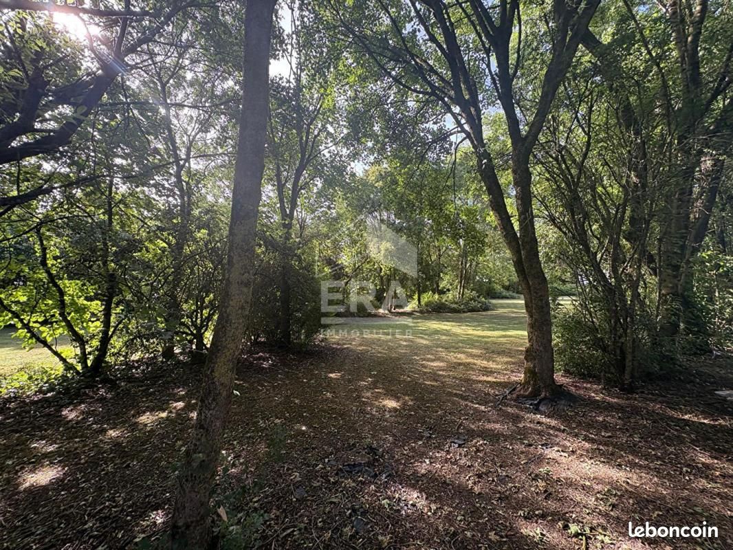 Terrain 700 m² · à Aigrefeuille-d'Aunis · 79 000 €
