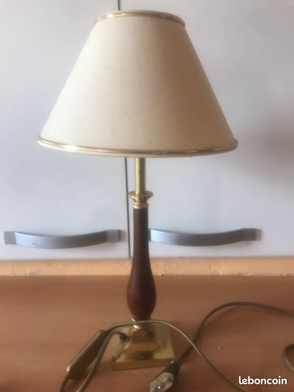 Lampe chevet en bois et cuivre (image 1)