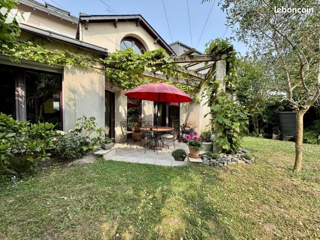 Maison 8 pièces 176 m²