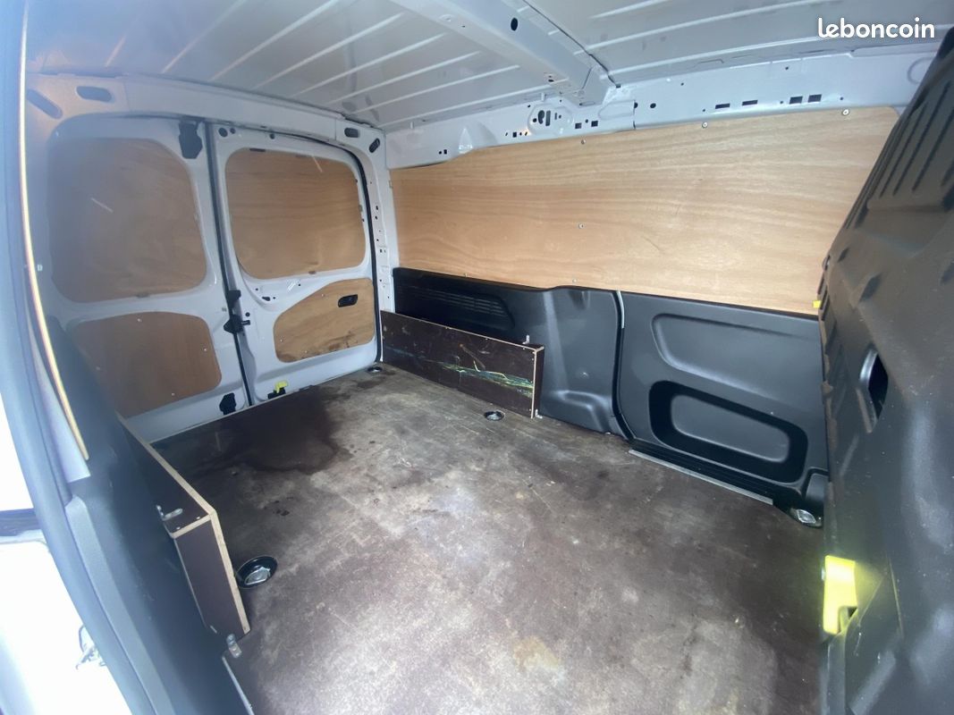 Opel Combo (4) L2H1 Cargo Augmenté 1.5 diese 100ch L2H1 PACK CLIM (image 8)