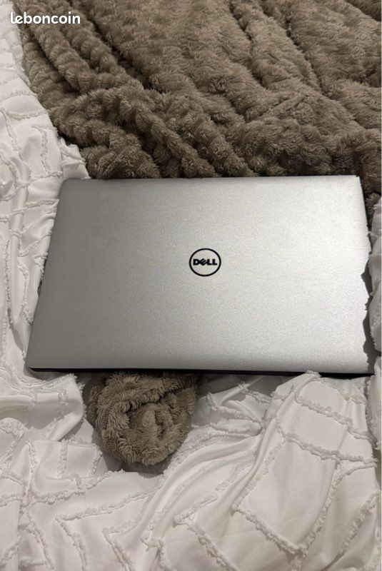 Dell Precision 5520 (image 3)