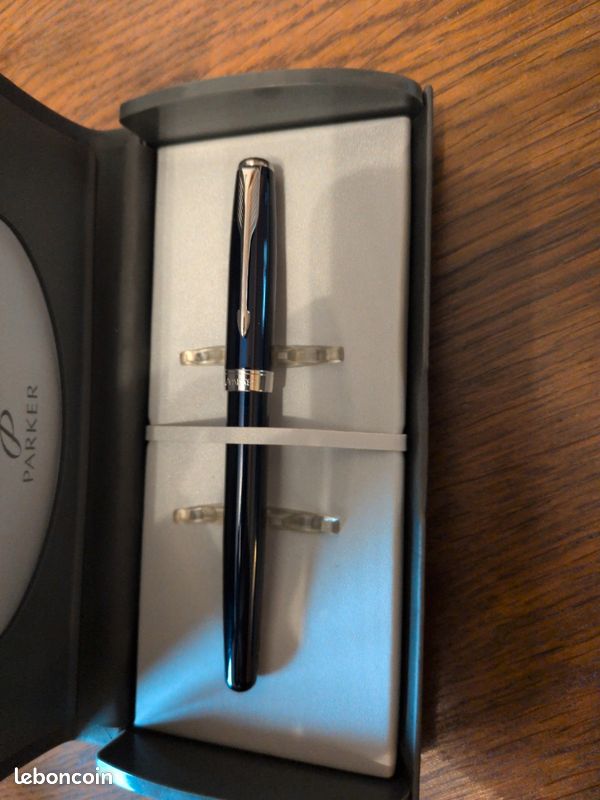 Stylo Plume Parker Laqué Bleu Foncé Métallisé - Plume Métal Moyenne - Élégant Et Vintage