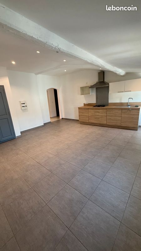 Appartement 3 pièces 65 m² · à Trans-en-Provence · 65 m² · 800 €/mois