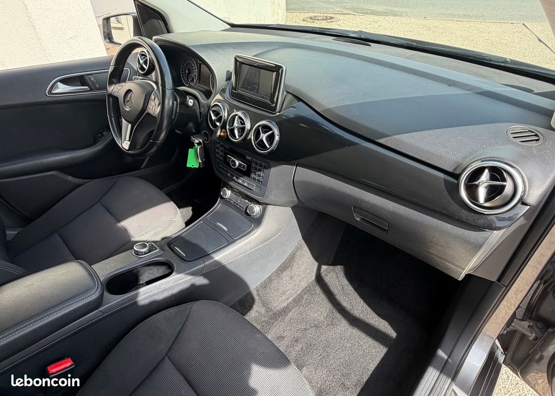 Mercedes Benz CLASSE B 180 CDI 110 CH BVA 7G-DCT / Reprise possible (image 9)