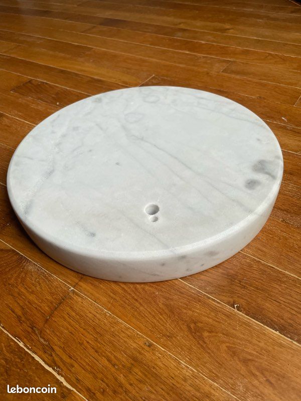 Pied de lampe en marbre blanc (image 1)