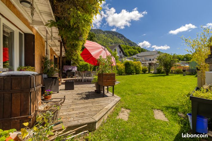 Maison 7 pièces 281 m²