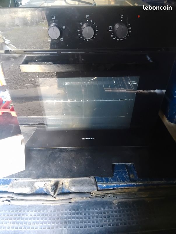 Four Schneider utiliser 2 mois 220v (image 1)