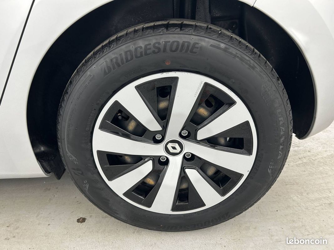 RENAULT Clio TCe 90 Equilibre (image 20)
