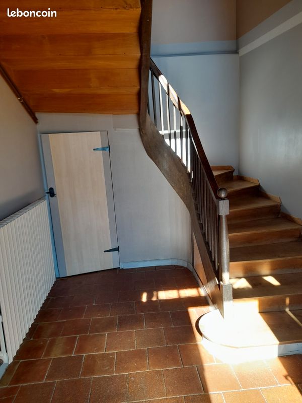 Maison 5 pièces 120 m² · à Montbernard · 120 m² · 800 €