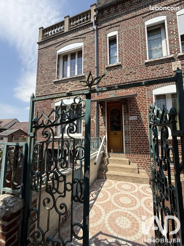 Maison 9 pièces 166 m² · à Grandvilliers · 166 m² · 179 000 €