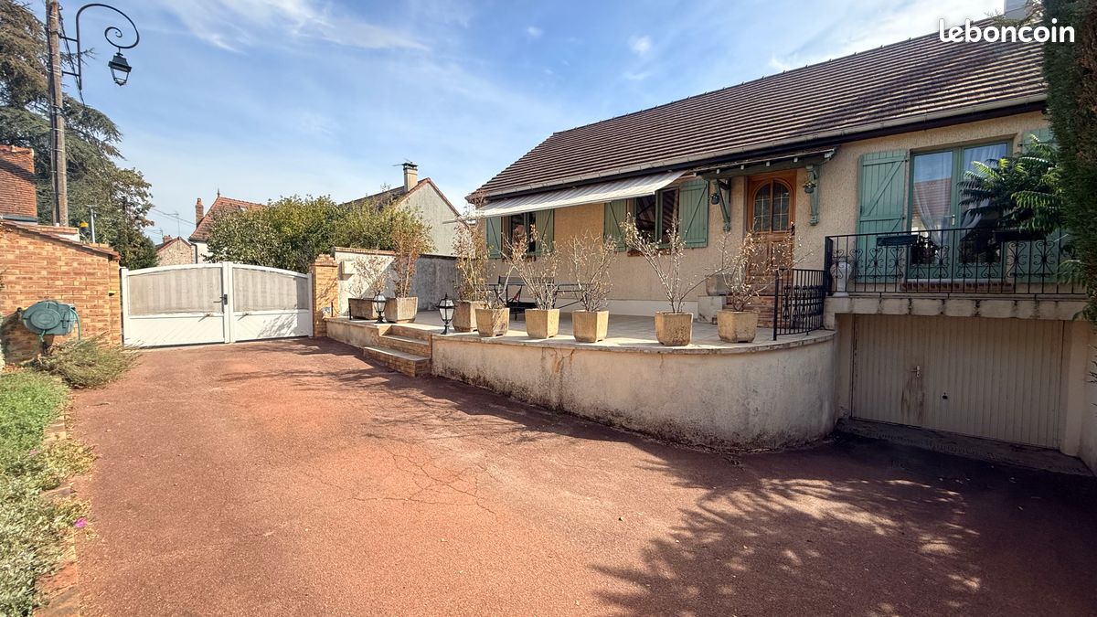 Maison 6 pièces 100 m² · à Roinville · 100 m² · 295 000 €