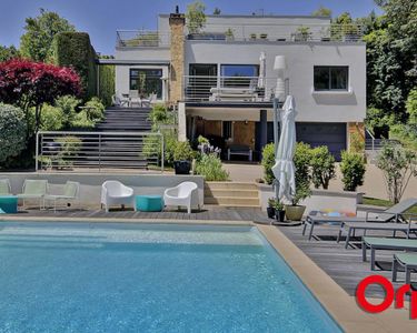 Maison 1 270 000 € - 260 m²