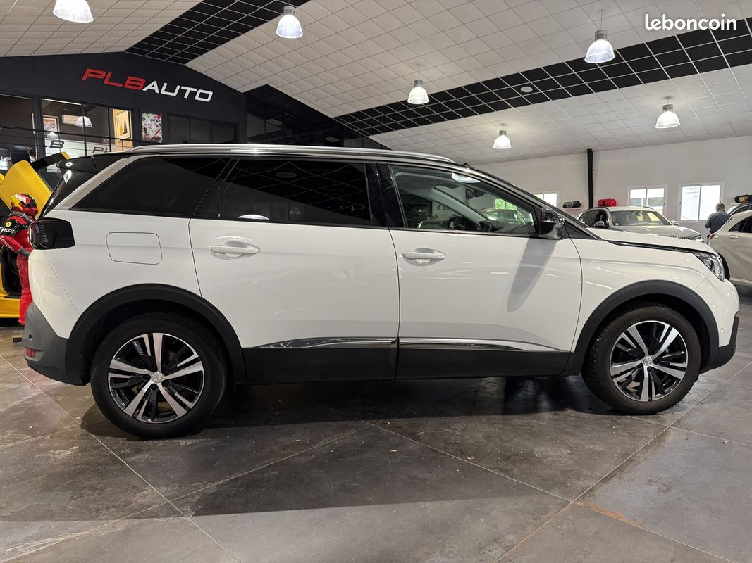 Peugeot 5008 1.5 EHDI 130CH ALLURE 7 PLACES (image 6)