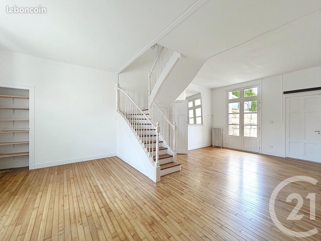 Maison 5 pièces 100 m² · à Angoulême · 100 m² · 1 100 €