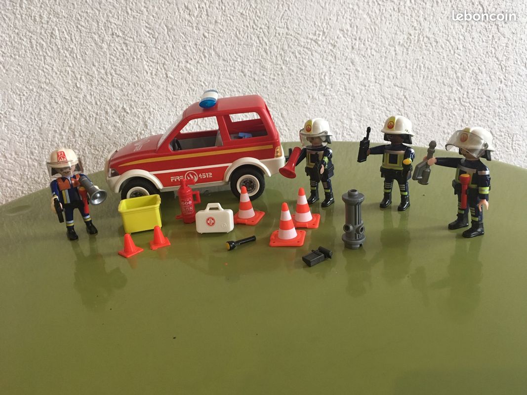 CARCASSE VOITURE AVEC FEUX PIÈCE DÉTACHÉE PLAYMOBIL 4822 VOITURE DE POMPIER