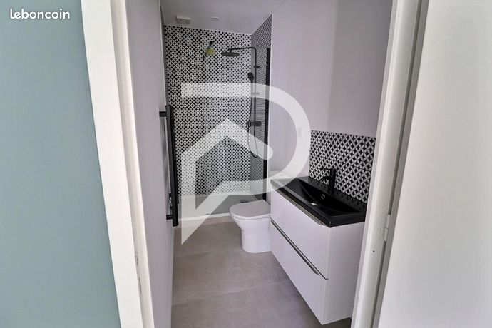 https://img.leboncoin.fr/api/v1/lbcpb1/images/a9/21/5f/a9215f487f1ba4fbf735afa20500605b7d91682c.jpg?rule=ad-image
