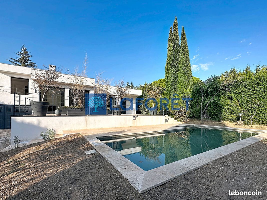 Maison 6 pièces 146 m² · à Châteaudouble · 146 m² · 529 000 €